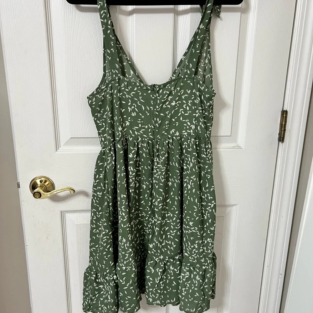 NWT Cupshe Abstract Print Chiffon Dress M - Picture 9 of 13